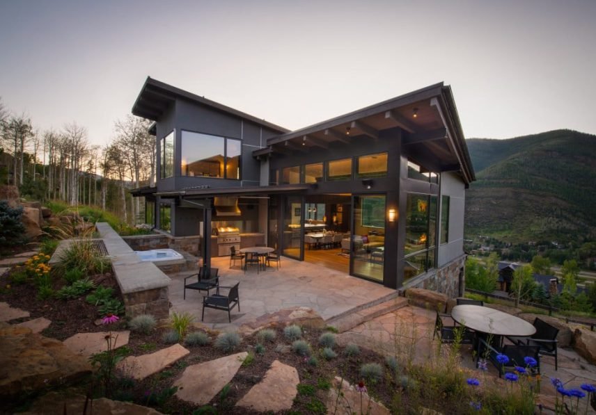 Interior / Exterior
